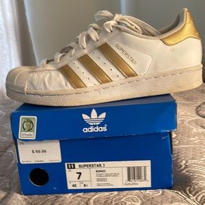 Men’s adidas superstar J white/gold tennis shoe size 7